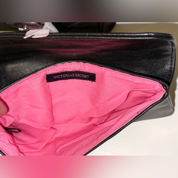 Vintage Y2K Victoria’s Secret Black Leatherette Satchel Handbag Pink Lining - Picture 13 of 15